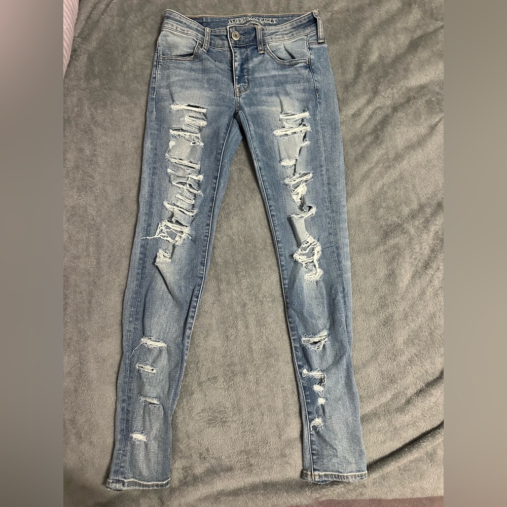 American Eagle Light Blue Distressed Skinny Jeans US size 4